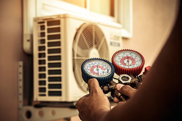 Professional Hvac Installation technician working in Mission Hills, CA